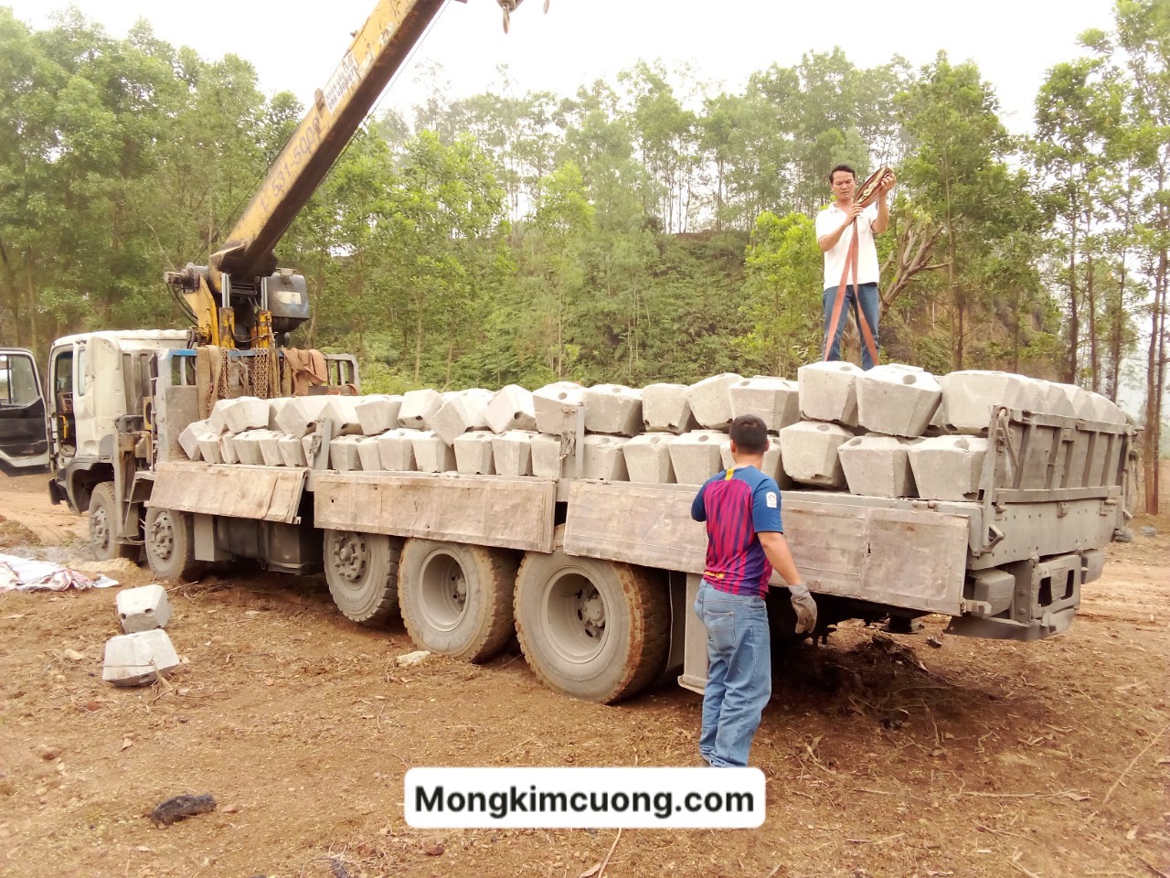 xe chở móng kim cương